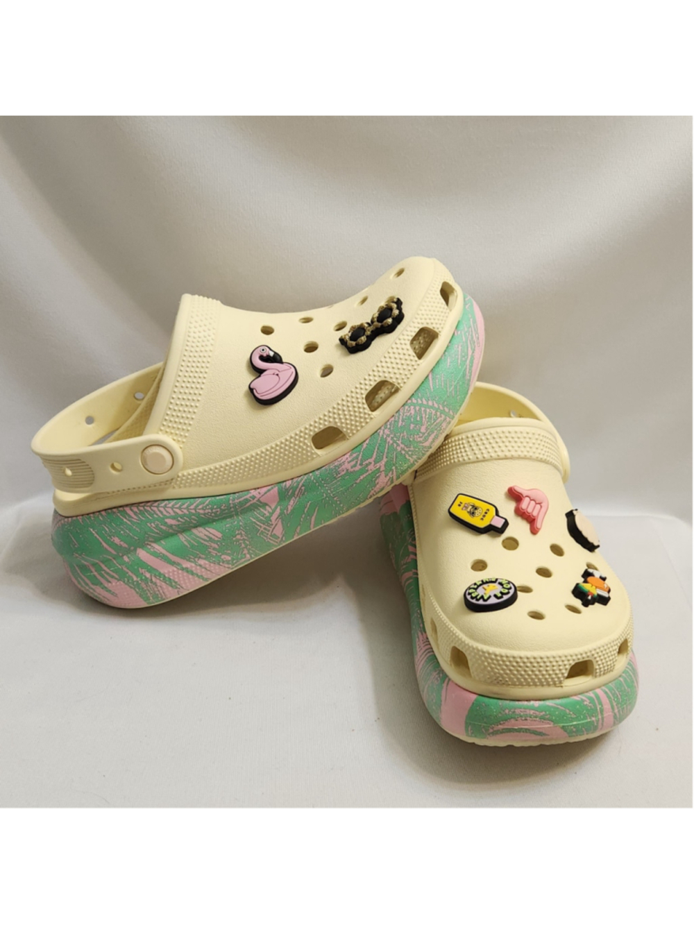 Crocs Classic Crush Spring Break Clogs (W Size 7)